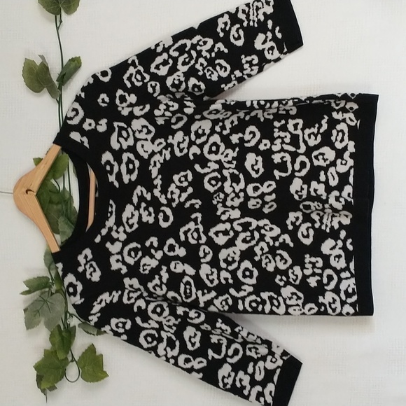 Ann Taylor Leopard Print Sweater Size Small - Picture 7 of 7